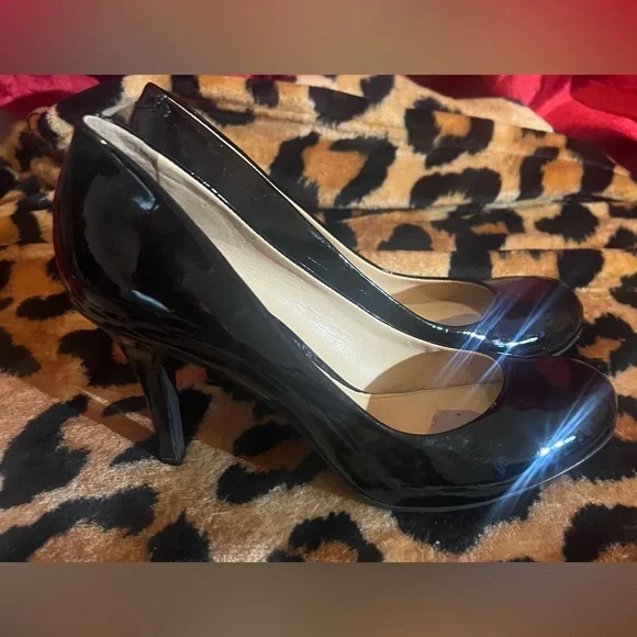 Gianni Bini Slip On Pump Heels Size 7.5 Black Patent Leather Dressy Heeled Shoes - Picture 2 of 4